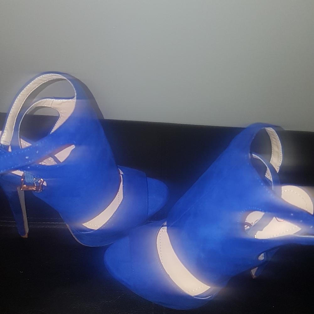 Shoes - Picture 4 of 4